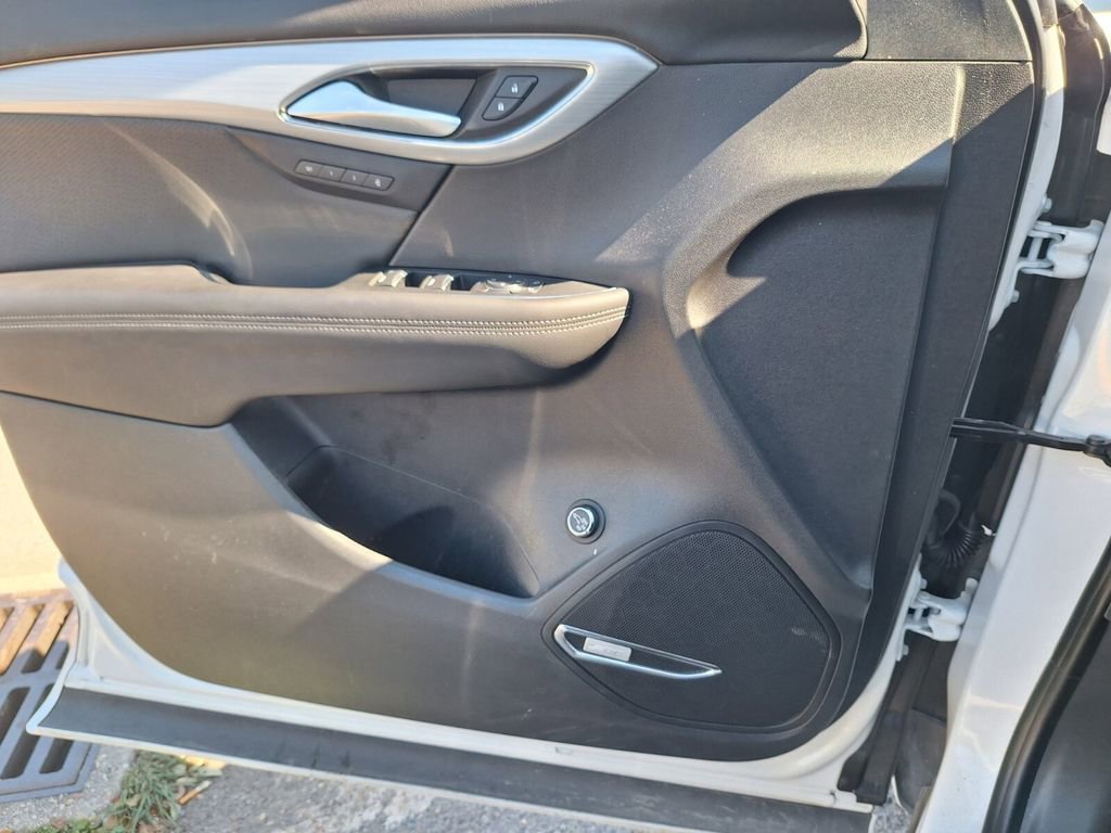 Used 2024 Buick Envision Avenir image 19