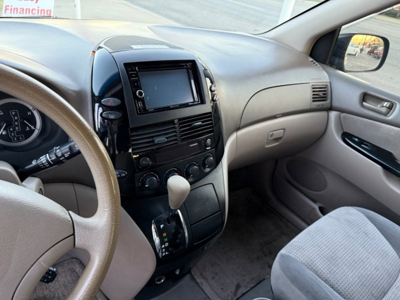 Used 2005 Toyota Sienna CE image 12