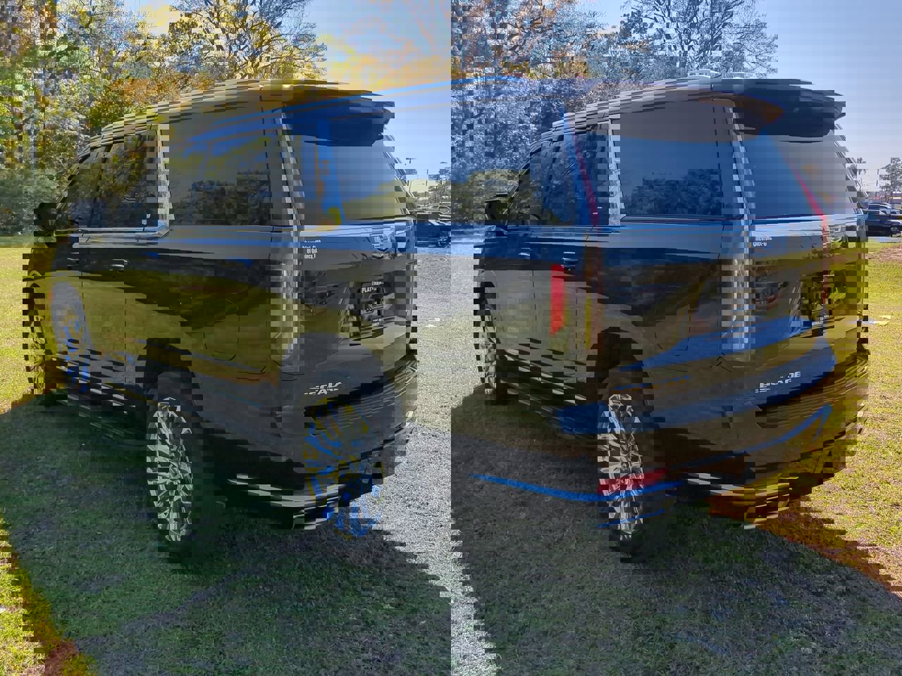 Used 2023 Cadillac Escalade ESV Premium Luxury w/ LPO, Radiant Package image 6