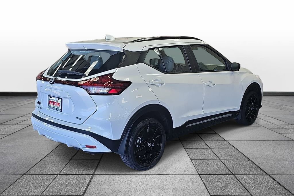 Used 2022 Nissan Kicks SR w/ Premium Package FWD image 4