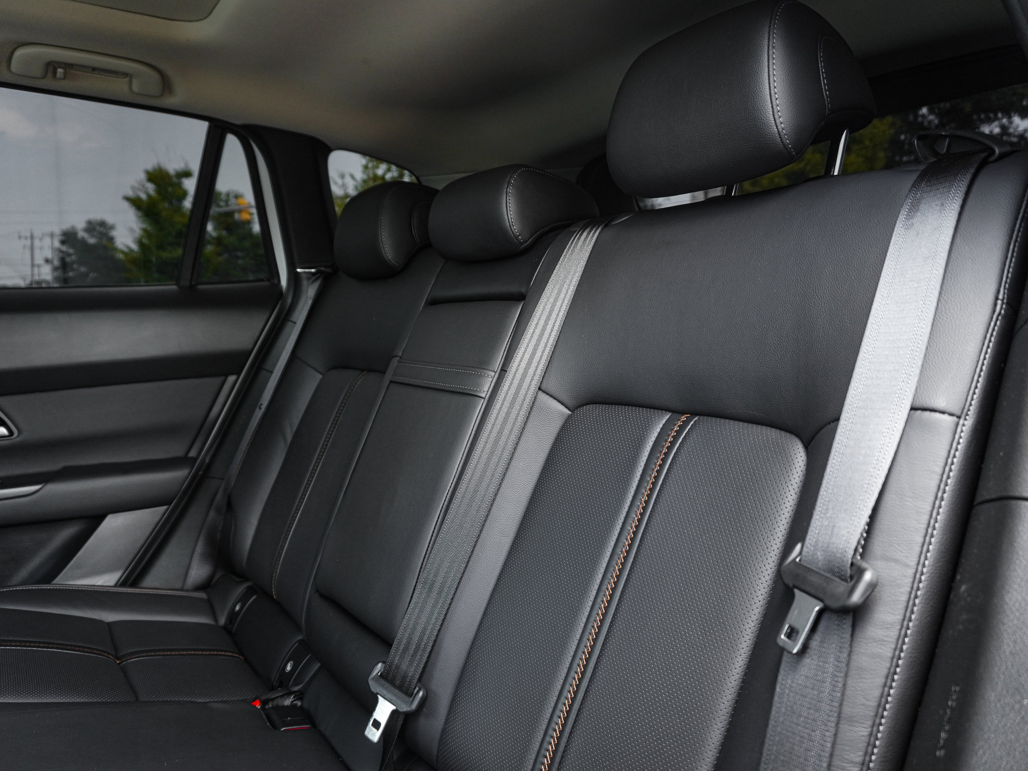 Used 2025 MAZDA CX-50 AWD 2.5 Turbo w/ Premium Pkg image 31