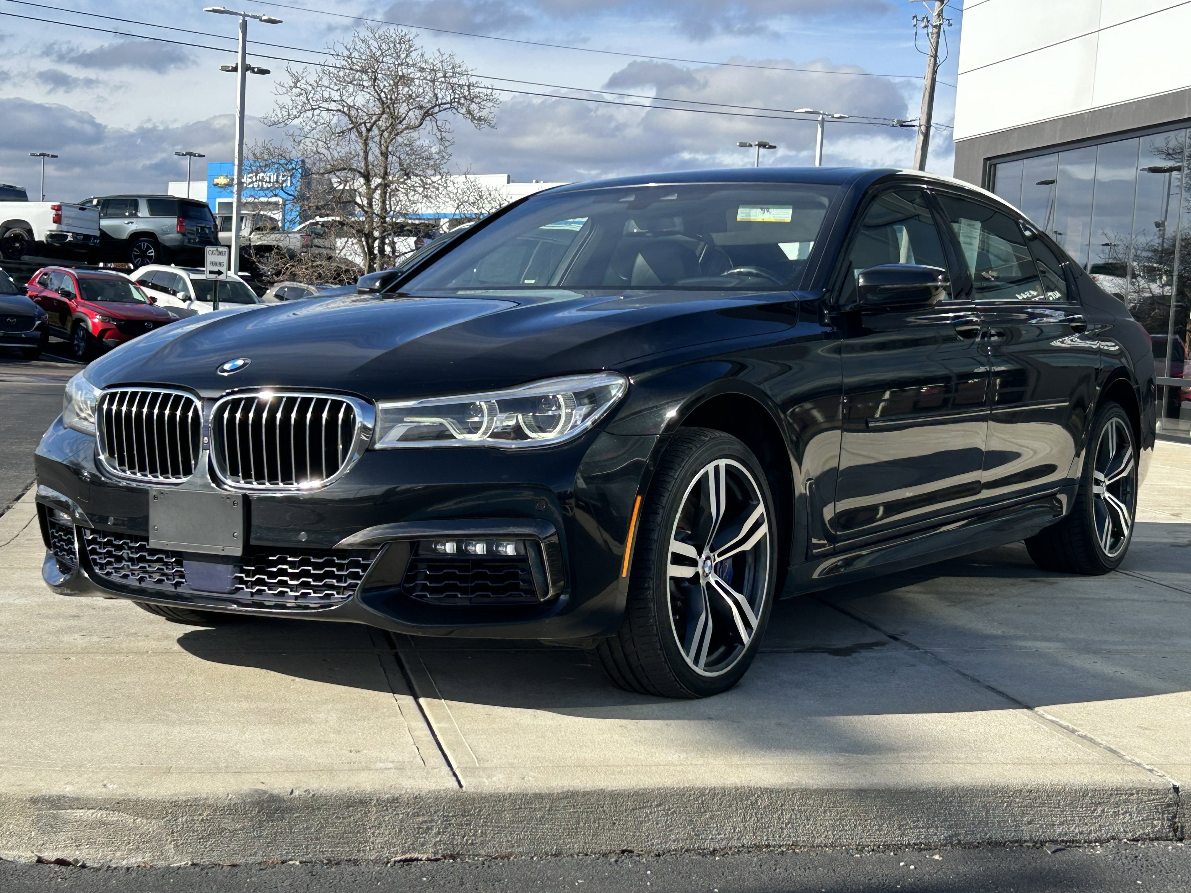 Used 2016 BMW 750i xDrive image 3