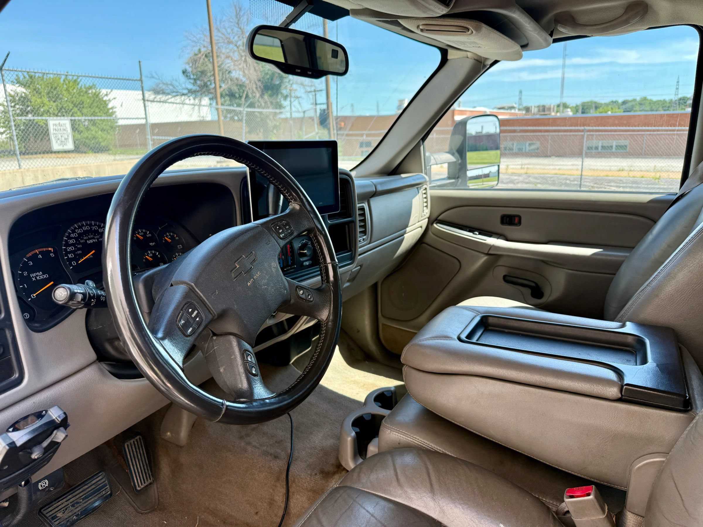 Used 2004 Chevrolet Silverado 3500 4x4 Crew Cab w/ Heavy-Duty Power Package image 28