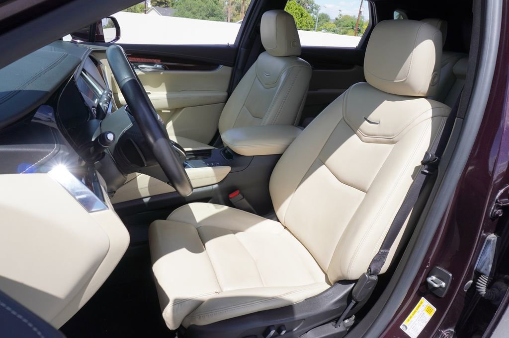 Used 2017 Cadillac XT5 Luxury w/ Driver Awareness Package image 14