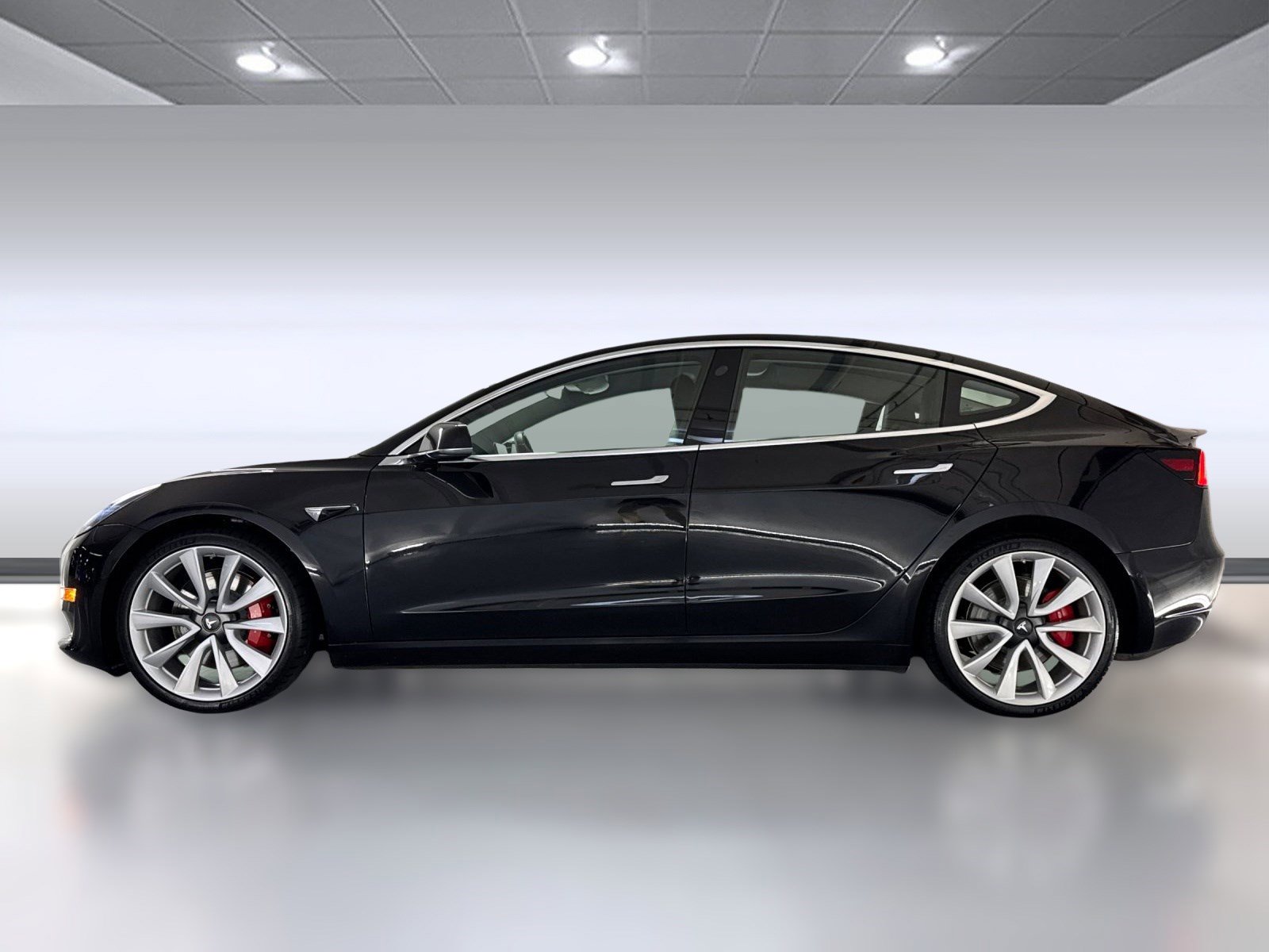 Used 2018 Tesla Model 3 Performance image 2
