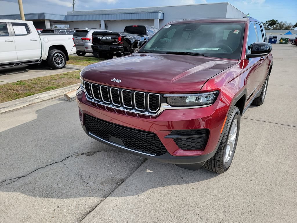 New 2026 Jeep Grand Cherokee Laredo X AWD/4WD image 2