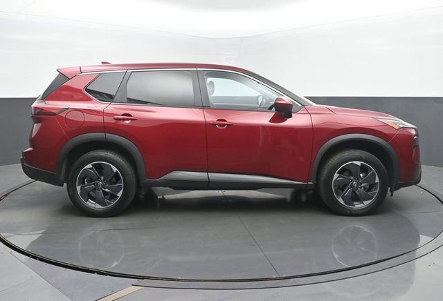 Used 2024 Nissan Rogue SV FWD image 6