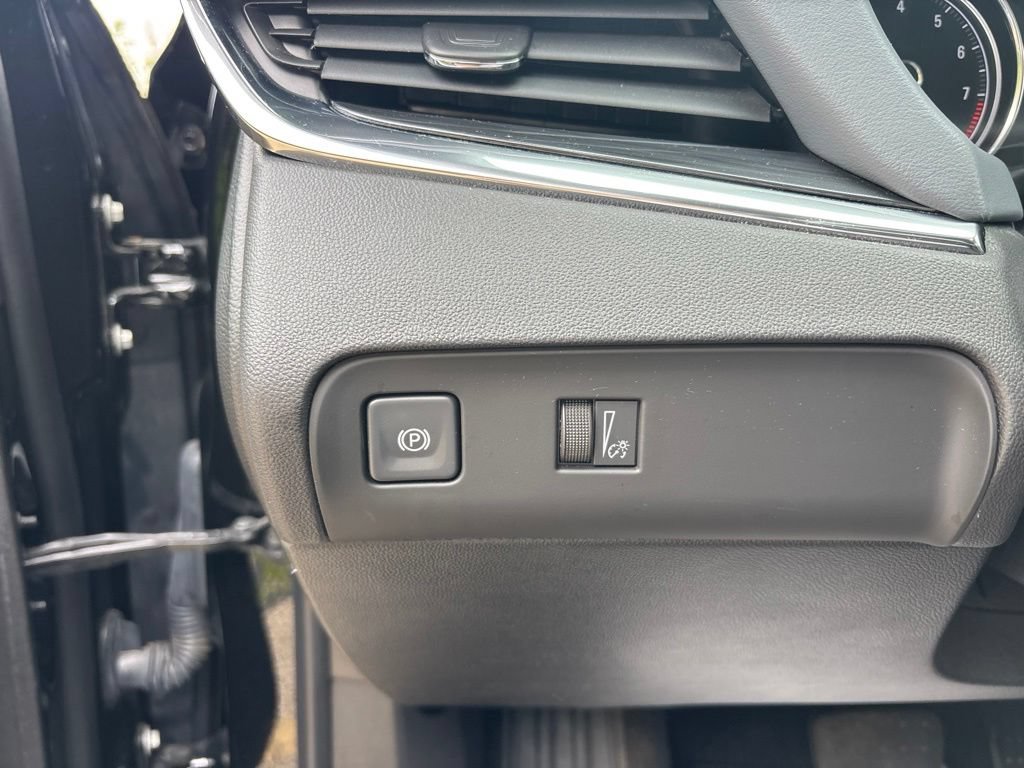 Used 2023 Buick Enclave Essence FWD image 18