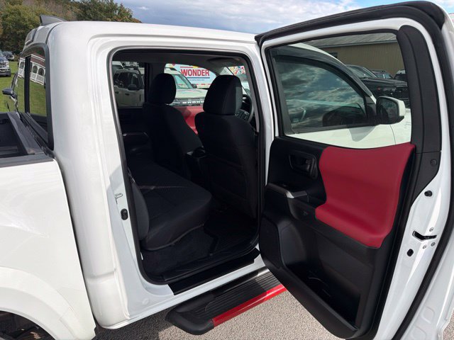 Used 2023 Toyota Tacoma SR5 AWD/4WD image 38
