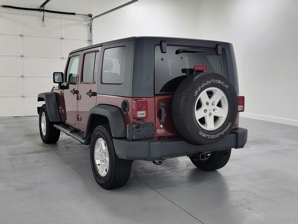 Used 2010 Jeep Wrangler Unlimited Sport AWD/4WD image 7