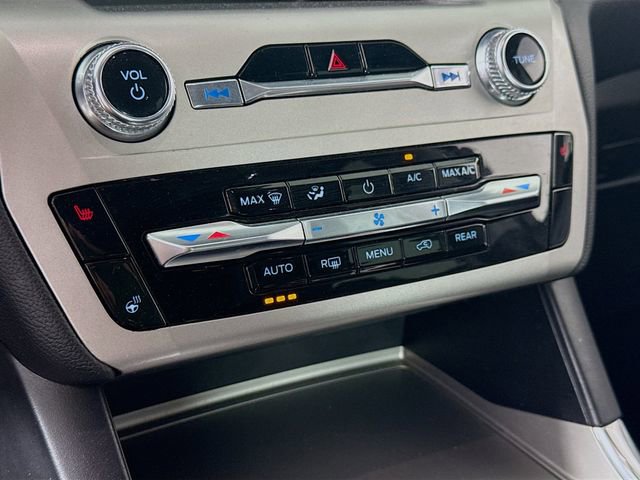 Certified 2022 Ford Explorer XLT w/ Equipment Group 202A image 16