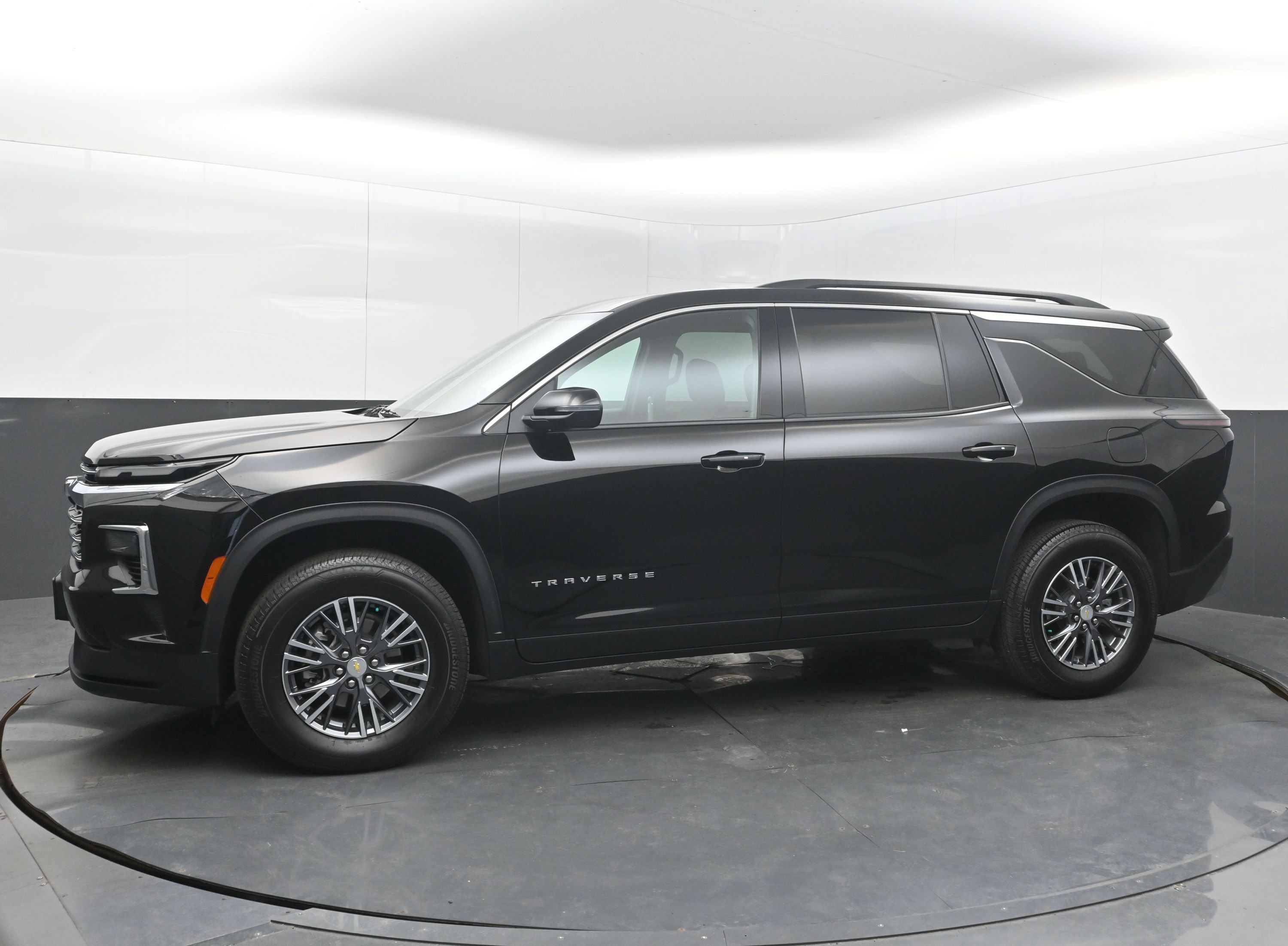 Certified 2026 Chevrolet Traverse LT FWD image 5