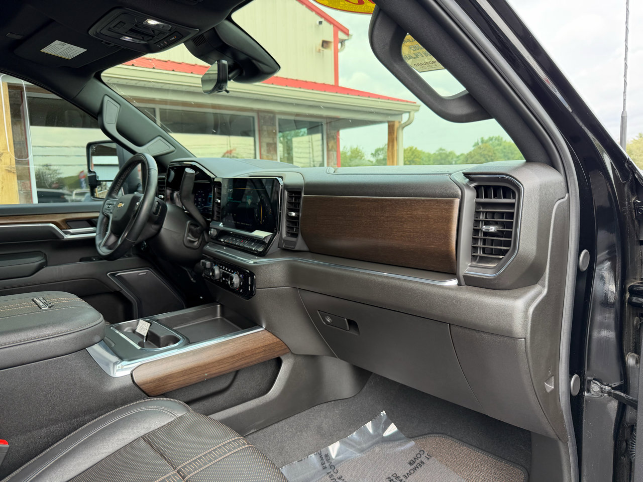 Used 2025 Chevrolet Silverado 2500 High Country w/ Technology Package image 24