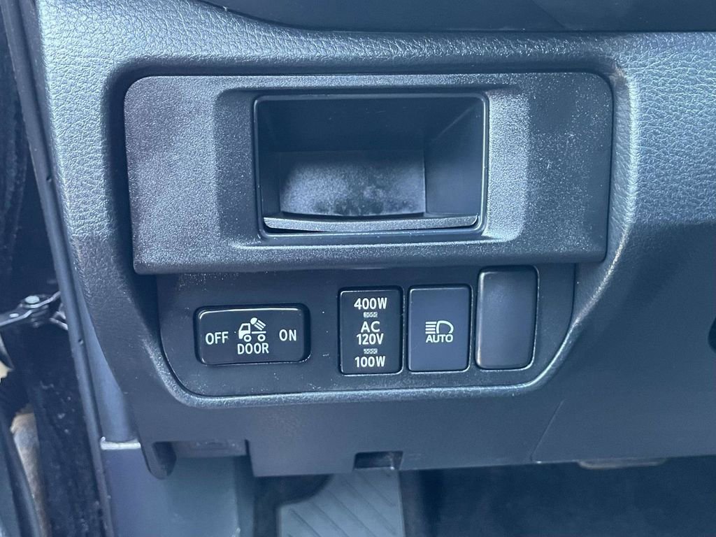 Used 2019 Toyota Tacoma TRD Sport AWD/4WD image 25