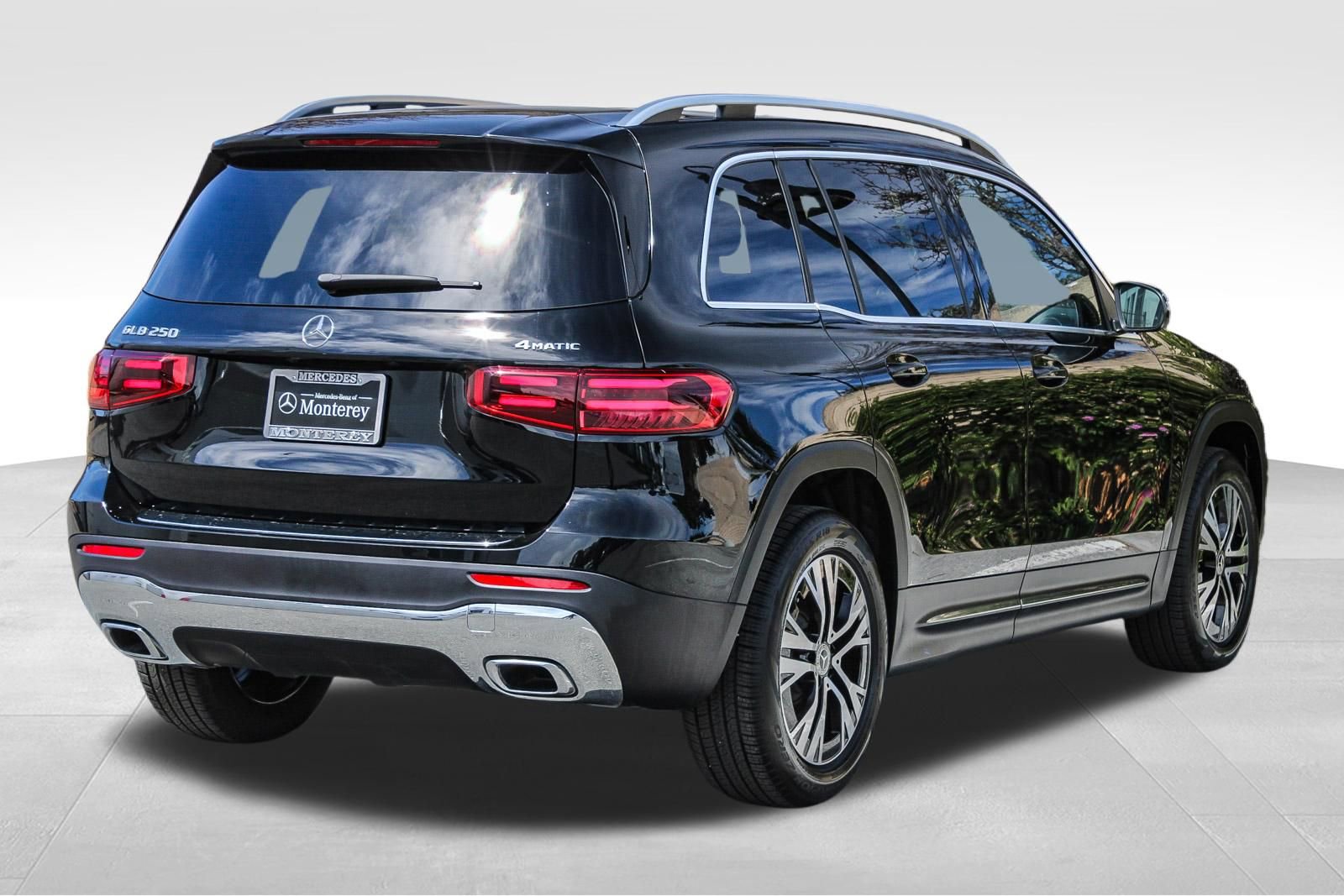 Certified 2026 Mercedes-Benz GLB 250 4MATIC image 9