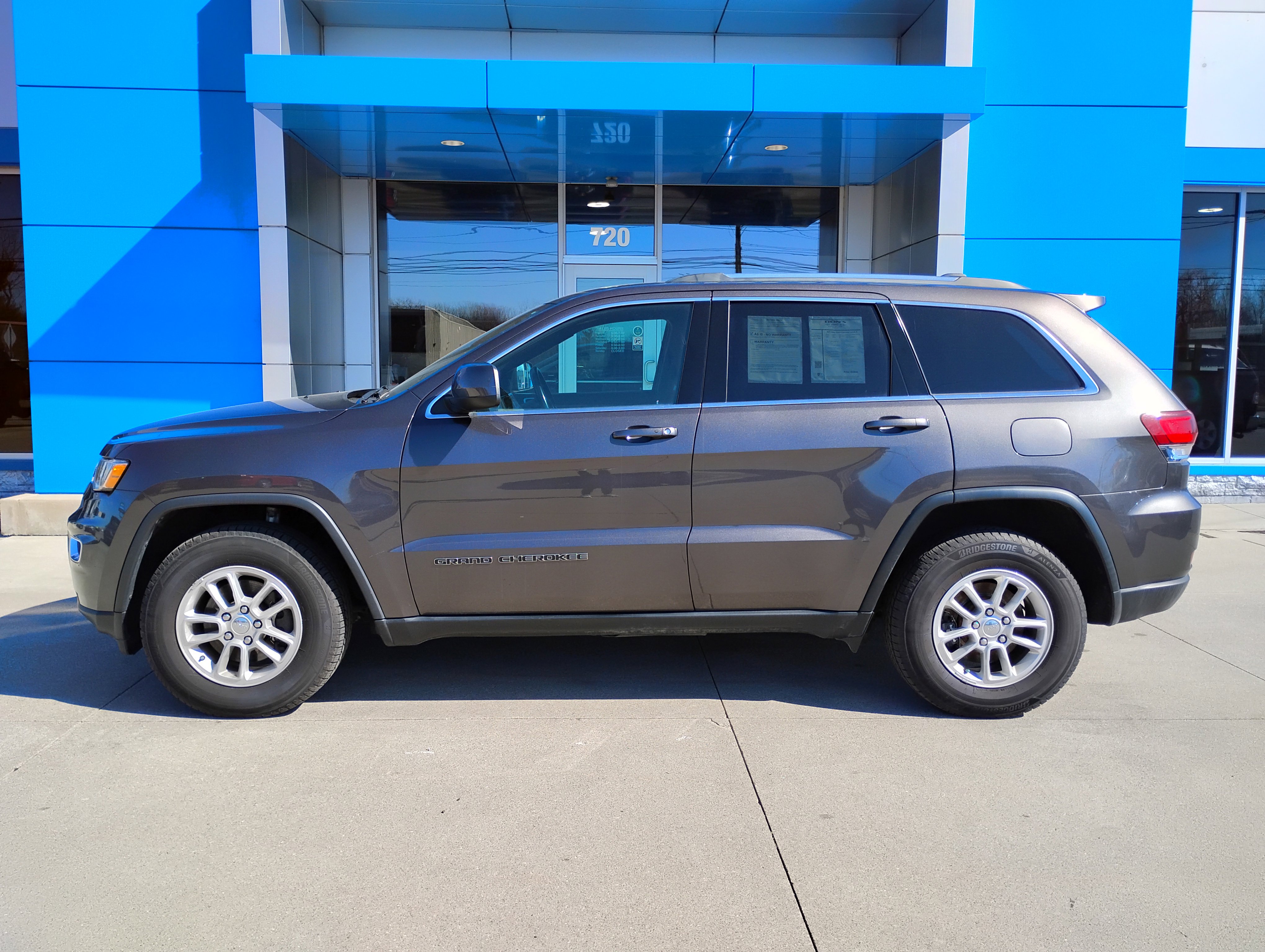 Used 2020 Jeep Grand Cherokee Laredo image 31