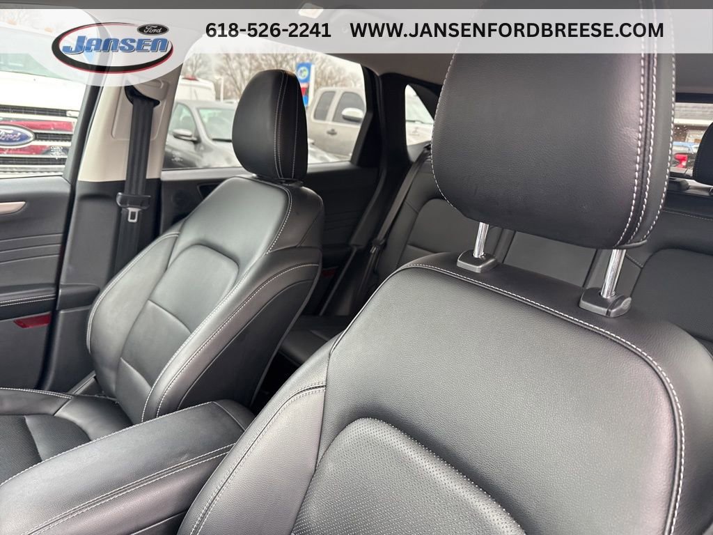 Used 2022 Ford Escape SEL w/ Technology Package image 12