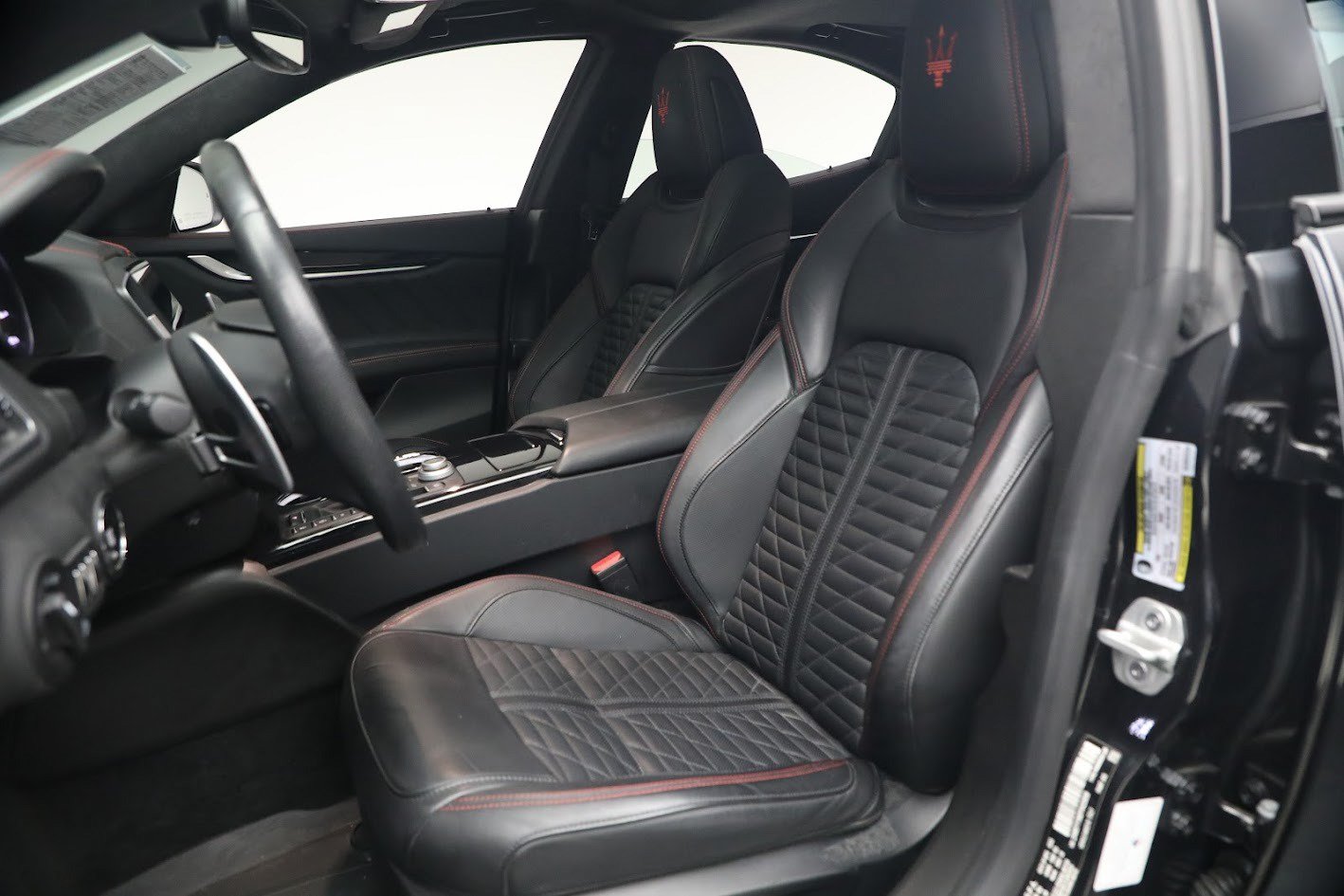 Certified 2023 Maserati Ghibli Modena Q4 AWD/4WD image 15