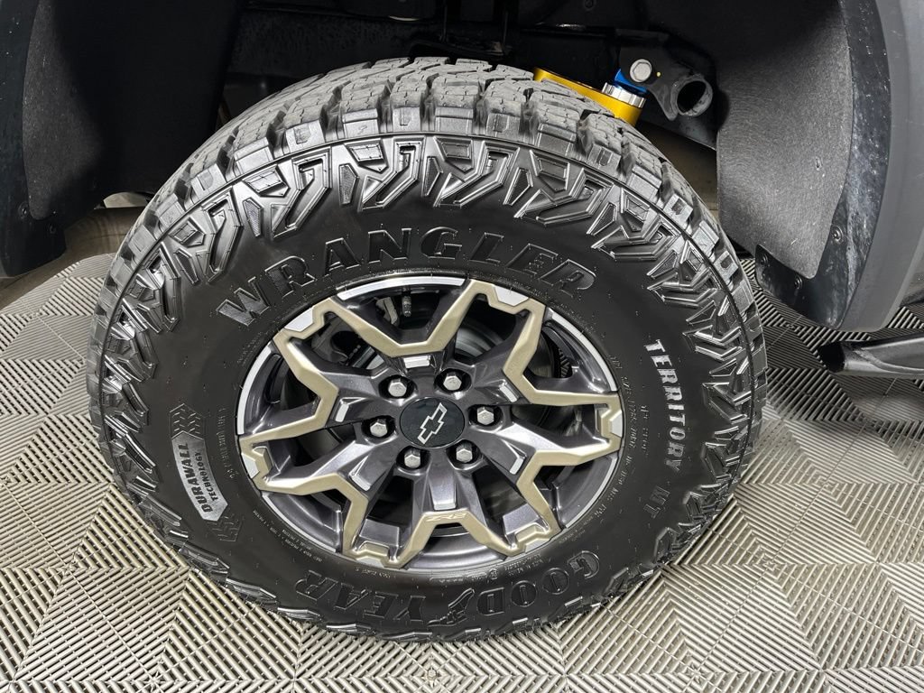 Used 2026 Chevrolet Colorado ZR2 w/ Technology Package AWD/4WD image 5