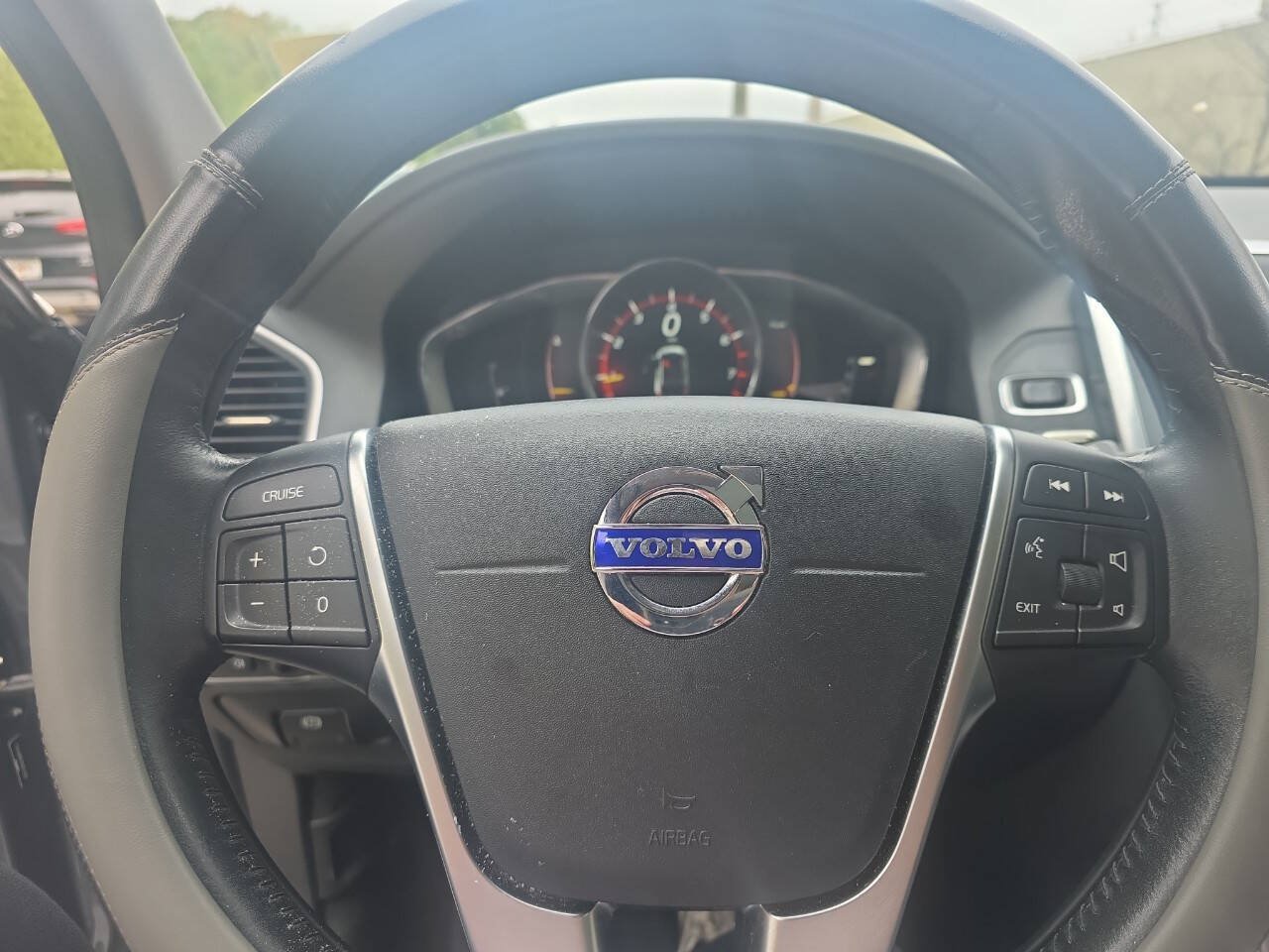 Used 2017 Volvo XC60 T6 Dynamic w/ Preferred Option Package AWD/4WD image 11