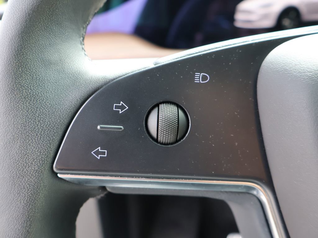 Used 2023 Tesla Model X AWD/4WD image 42