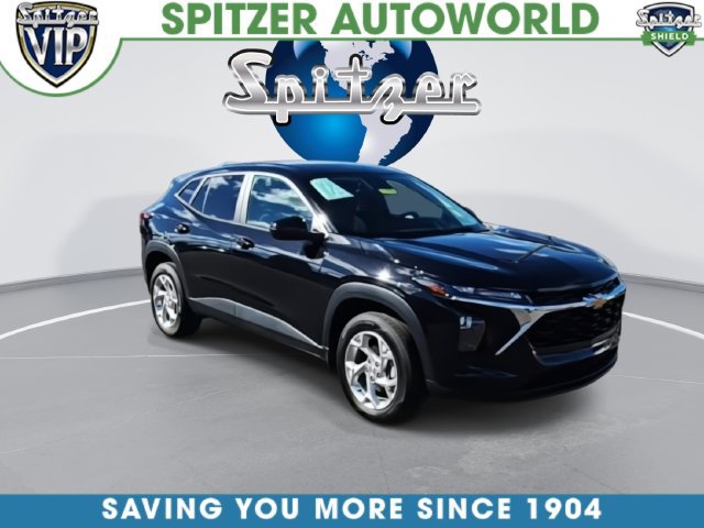 Used 2025 Chevrolet Trax LS w/ LS Convenience Package FWD image 4