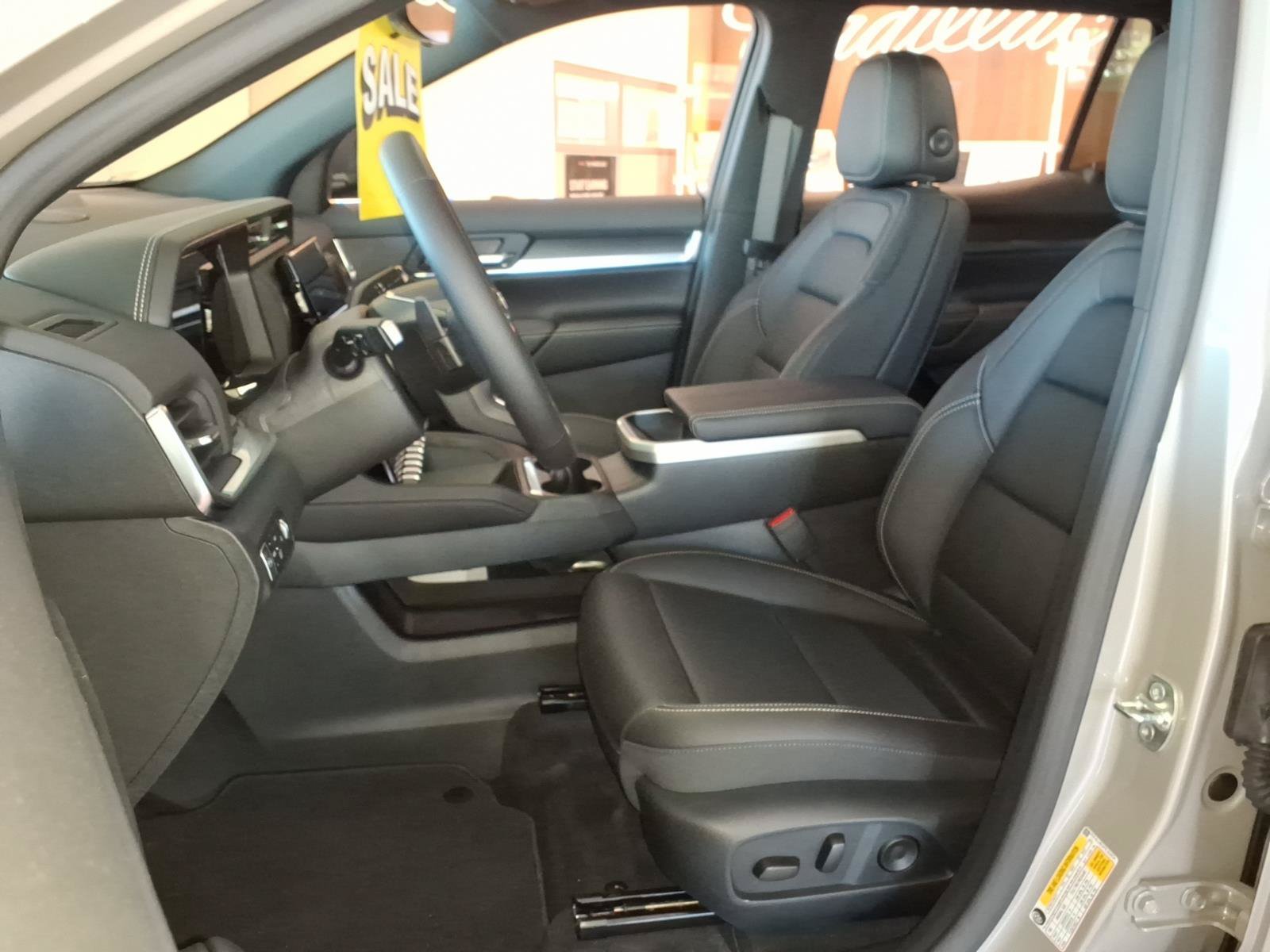 New 2026 GMC Terrain Elevation w/ Elevation Premium Package AWD/4WD image 5