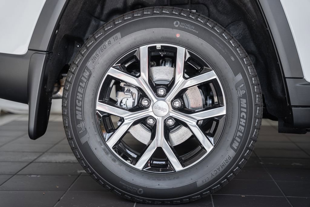 New 2025 Jeep Grand Cherokee Limited w/ MOPAR Finishing Package image 18