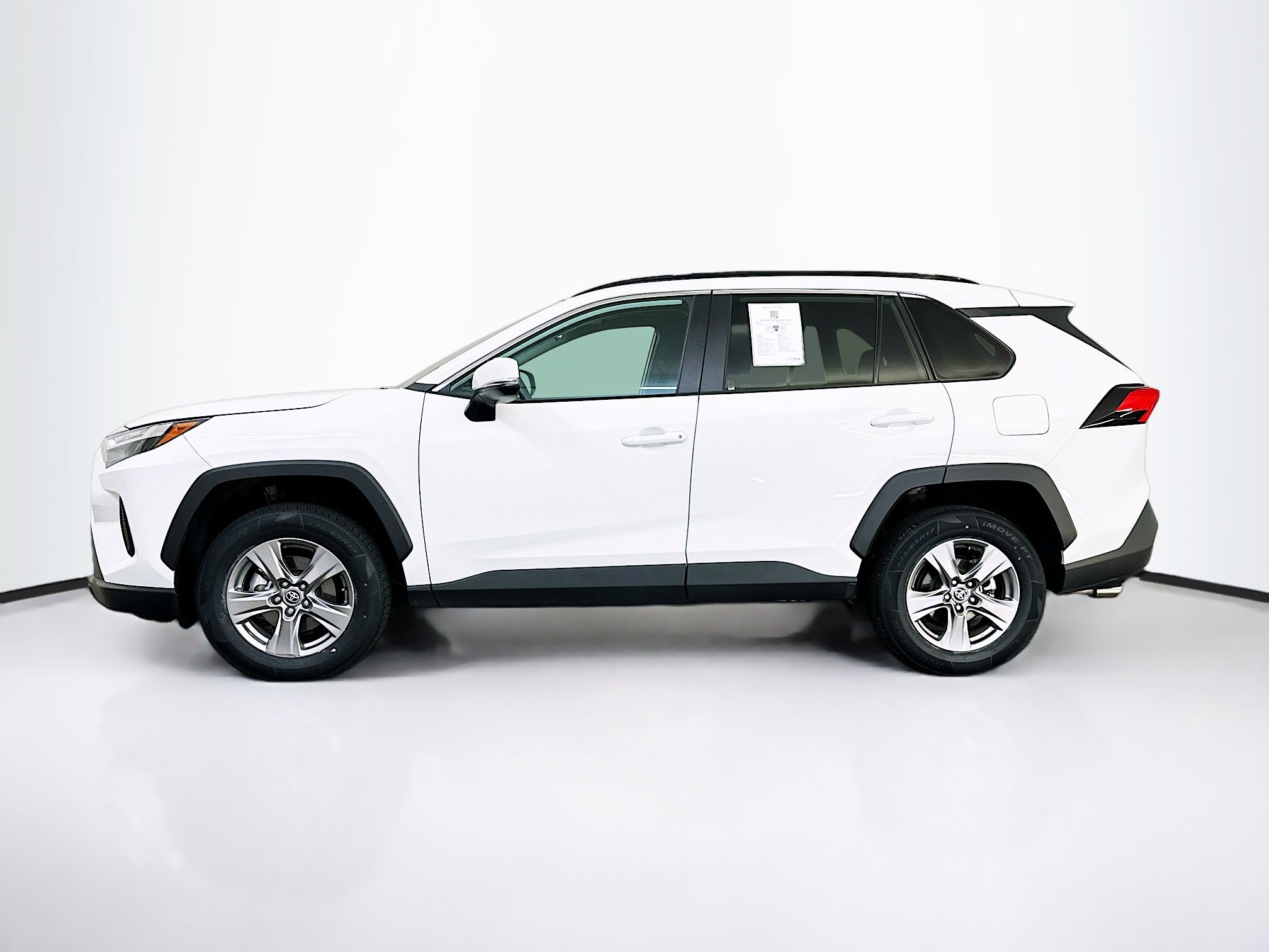 Used 2025 Toyota RAV4 XLE image 4