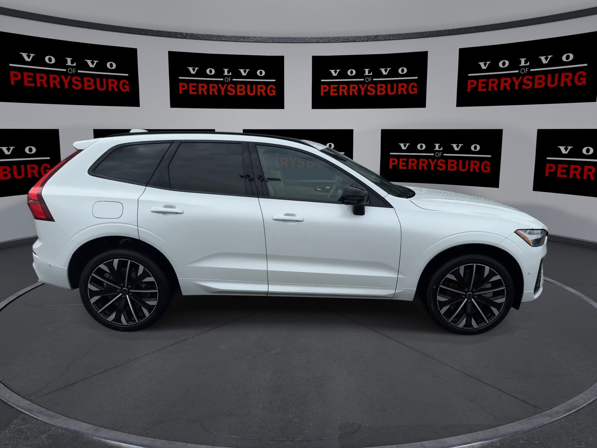 New 2026 Volvo XC60 T8 Ultra w/ Protection Package Premier image 9