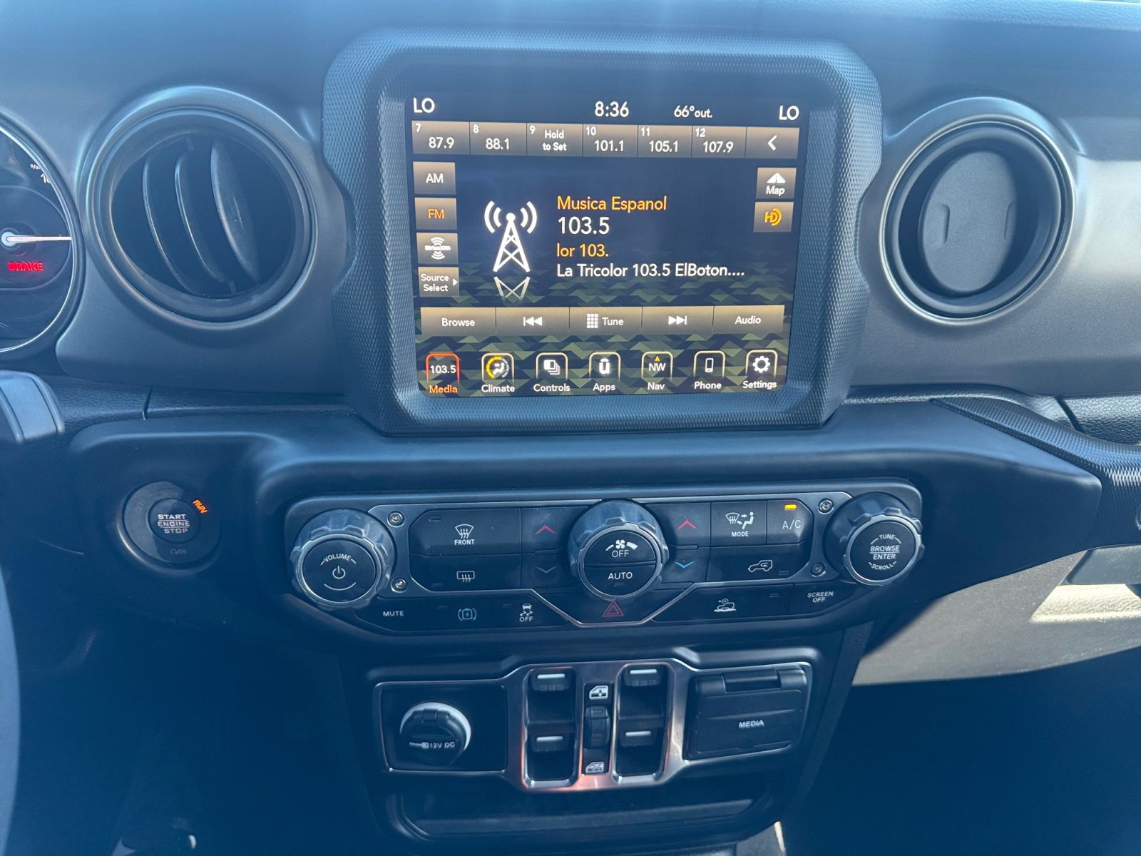 Used 2023 Jeep Wrangler Unlimited w/ 8.4" Radio Group AWD/4WD image 19