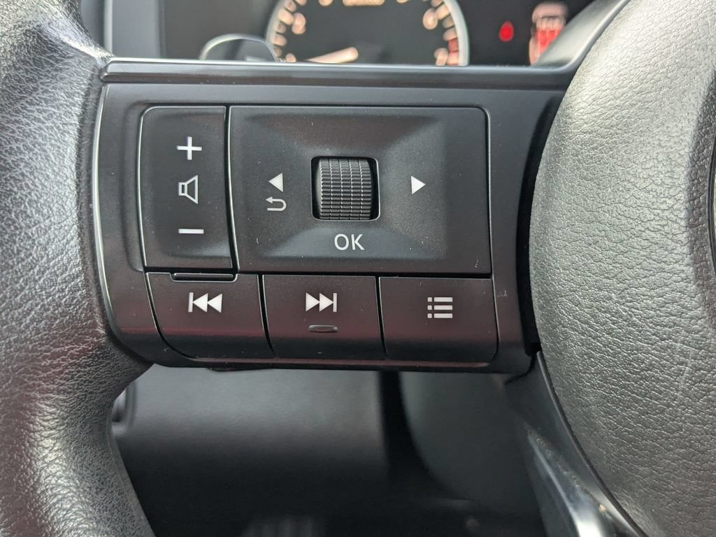 Used 2024 Nissan Pathfinder S FWD image 14