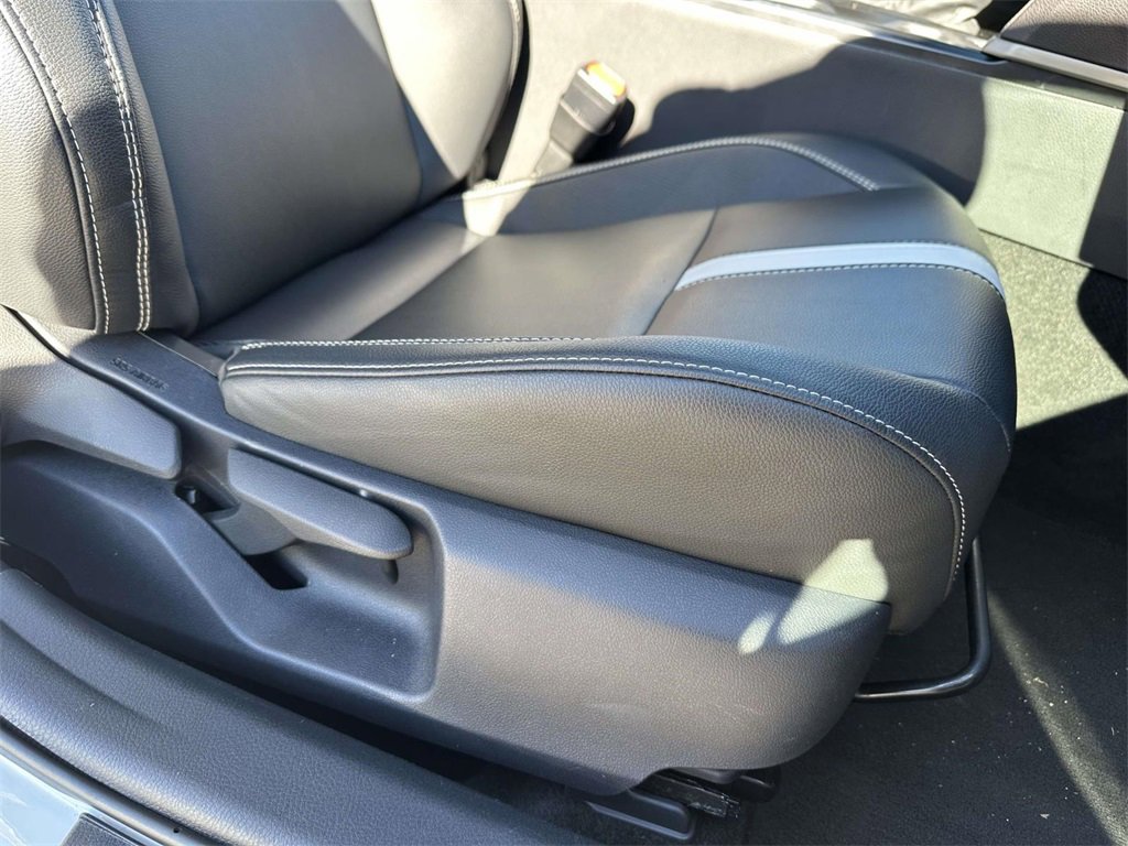 Certified 2025 Toyota Camry SE image 13