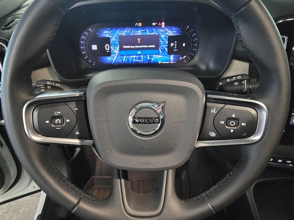 Certified 2024 Volvo XC40 B5 Plus w/ Protection Package Premier AWD/4WD image 25