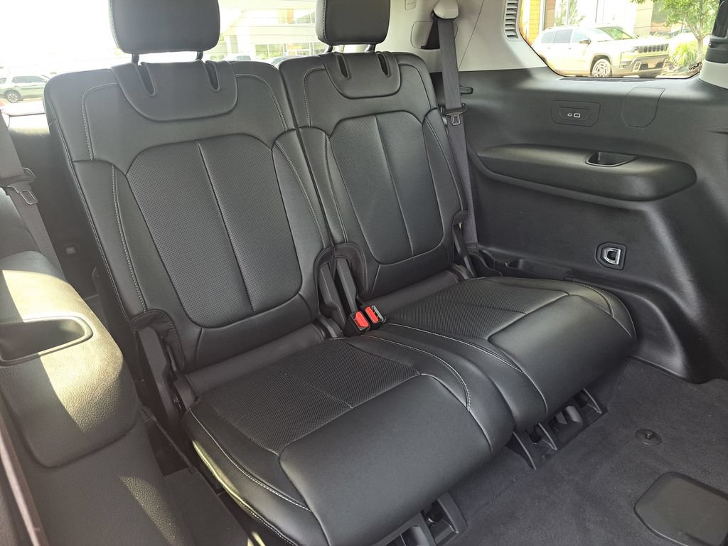 Certified 2023 Jeep Grand Cherokee L Limited w/ Luxury Tech Group II AWD/4WD image 38