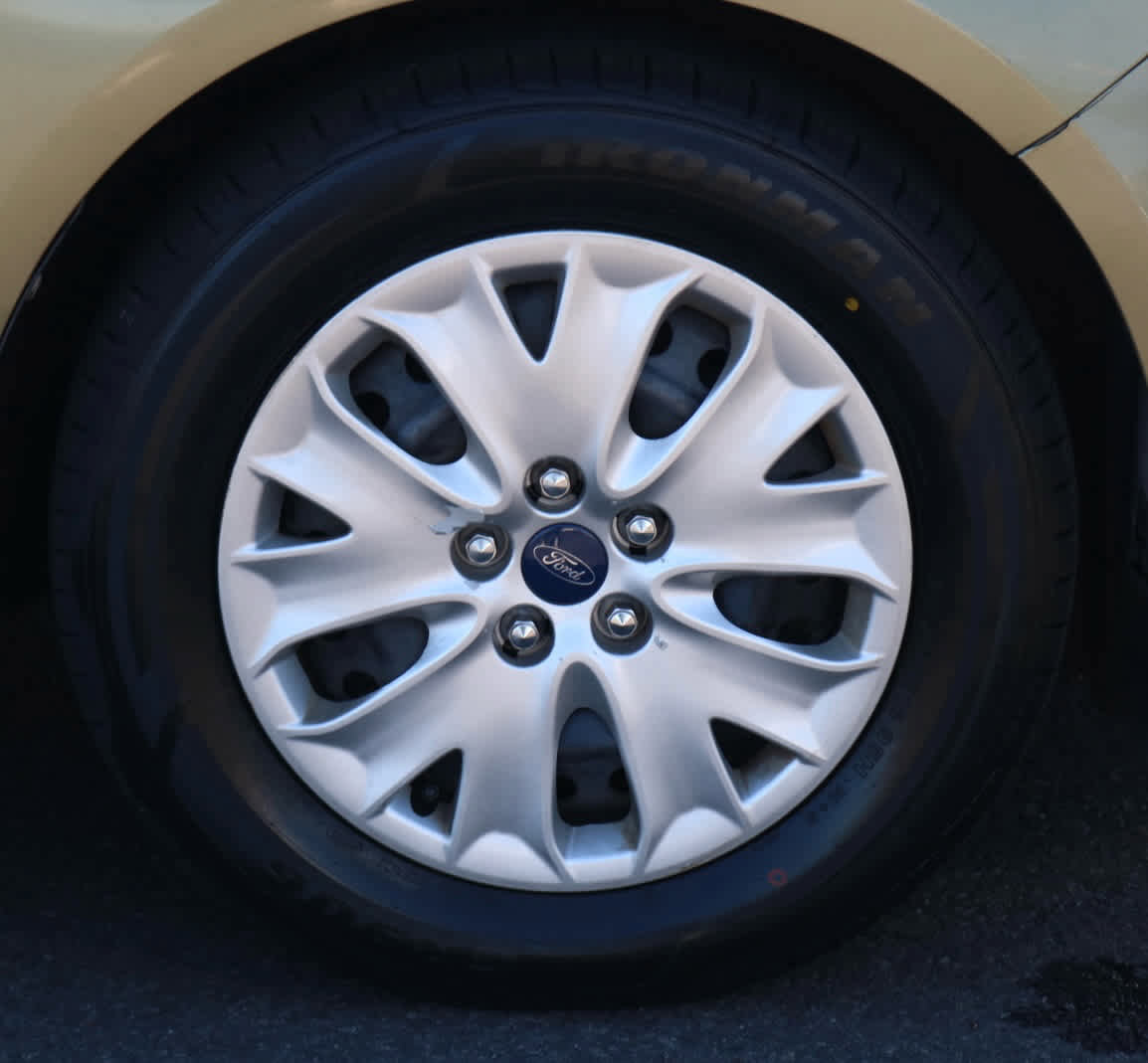 Used 2013 Ford Fusion S FWD image 11
