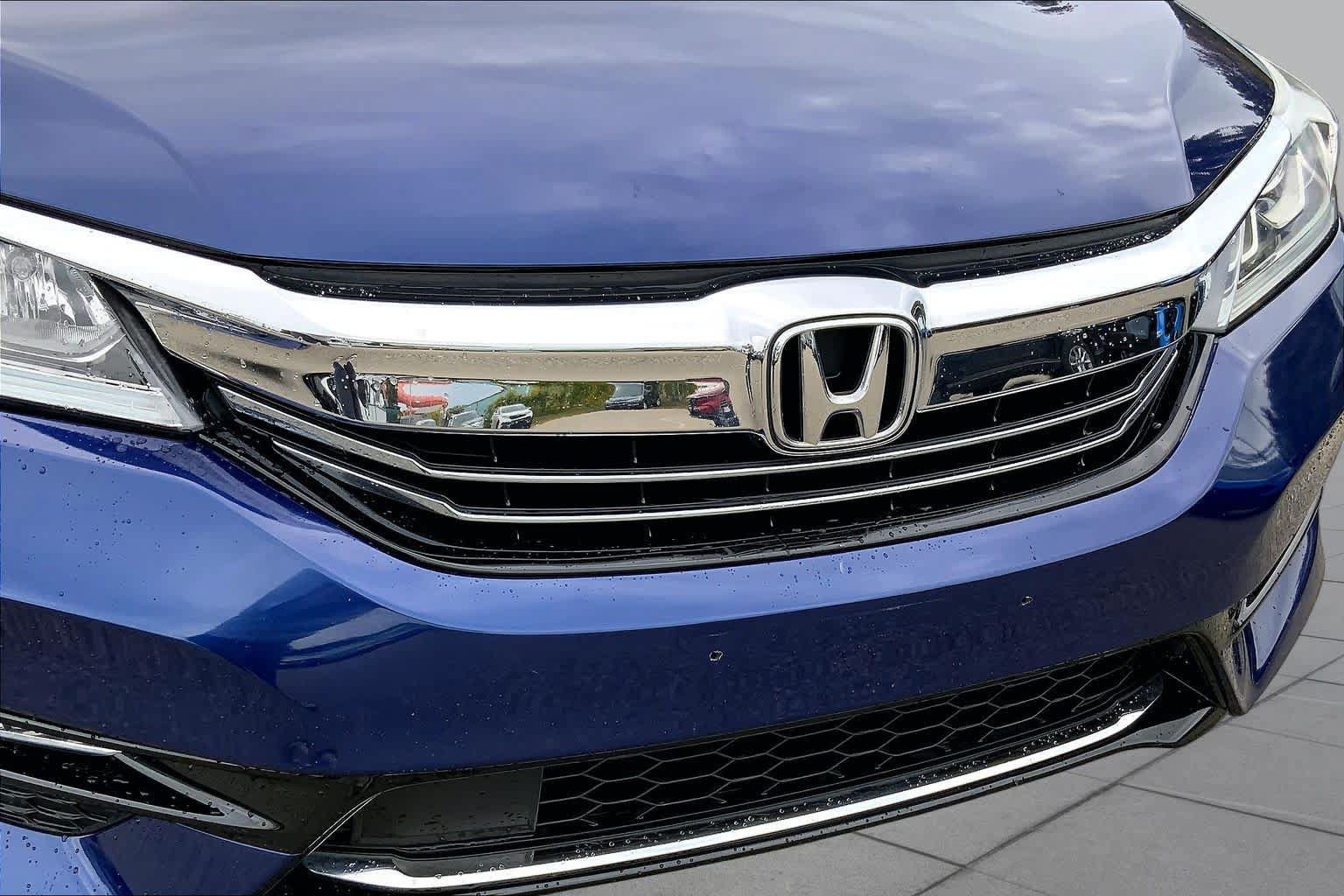 Used 2017 Honda Accord Hybrid Sedan image 32
