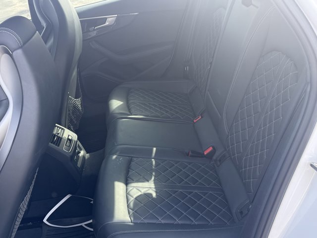 Used 2023 Audi S4 Premium Plus w/ Premium Plus Package image 8