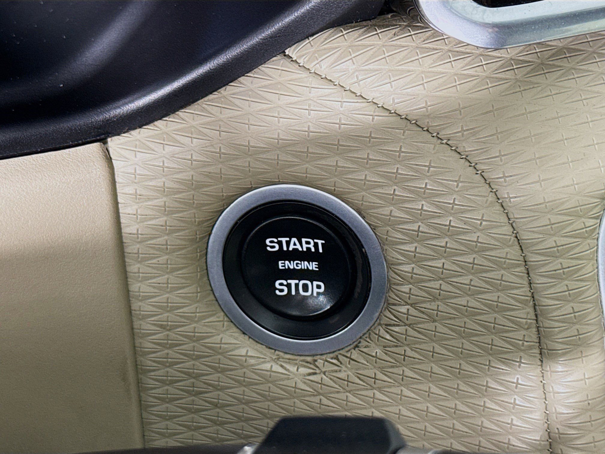 Used 2019 Land Rover Range Rover Velar R-Dynamic SE image 21