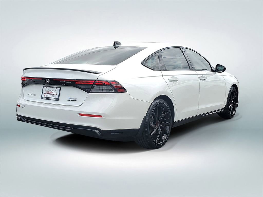Used 2024 Honda Accord Sport image 3