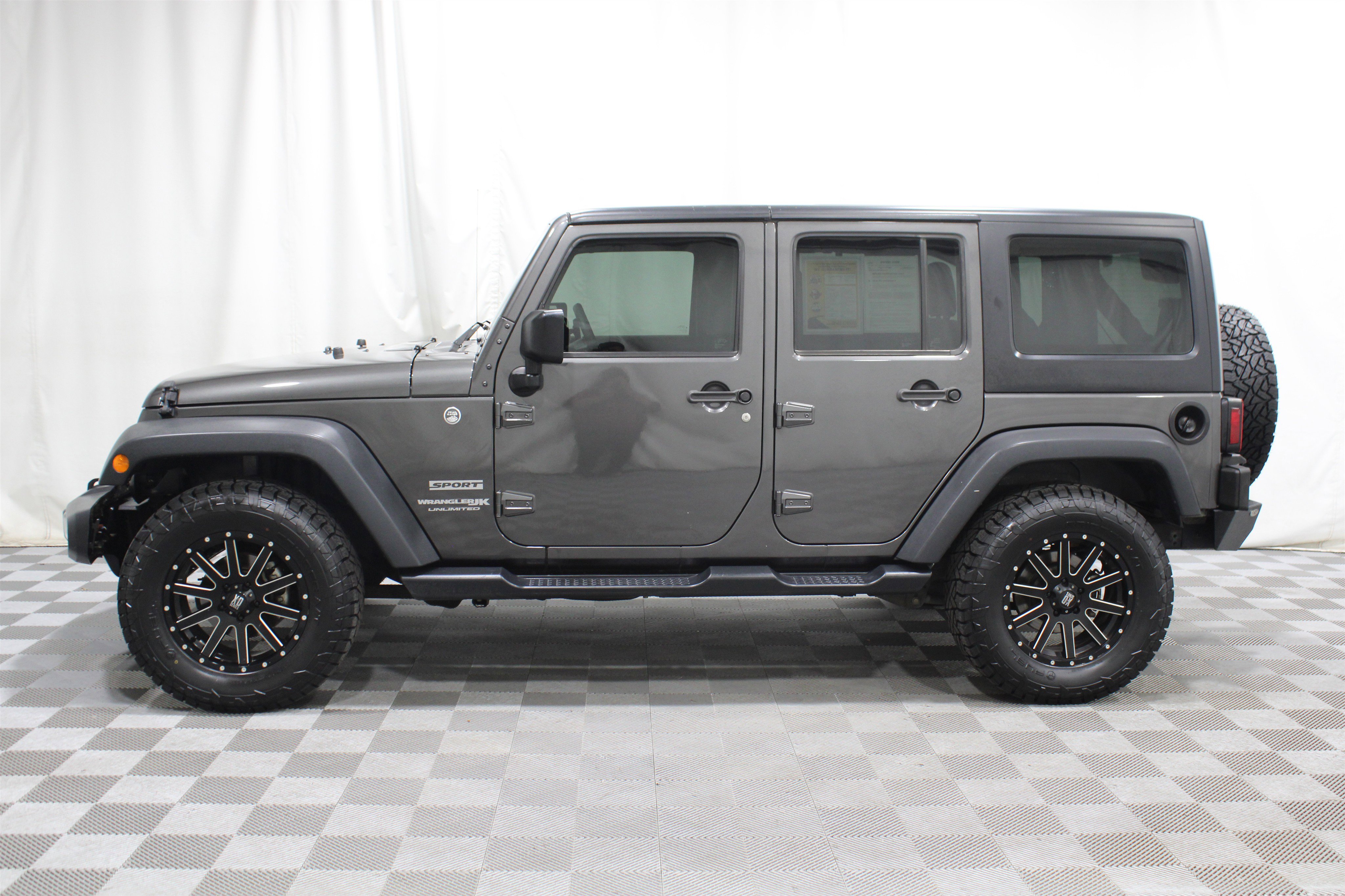 Used 2018 Jeep Wrangler Unlimited Sport image 26