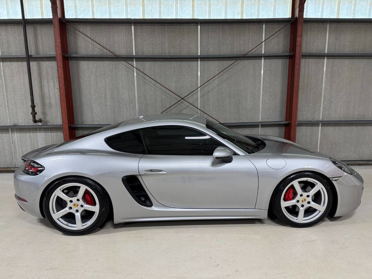 Used 2018 Porsche 718 Cayman w/ Sport Chrono Package image 15