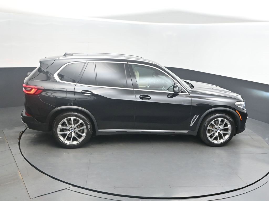 Used 2021 BMW X5 xDrive40i w/ Premium Package 2 image 36
