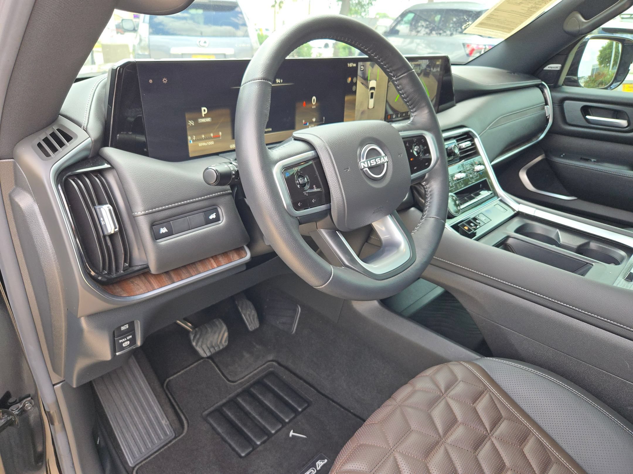 Certified 2025 Nissan Armada Platinum RWD image 11
