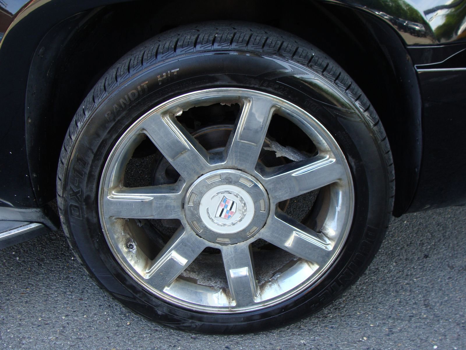 Used 2012 Cadillac Escalade ESV Luxury AWD/4WD image 36