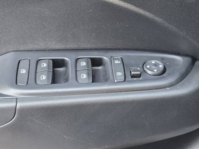 Certified 2025 Hyundai Venue SEL FWD image 22