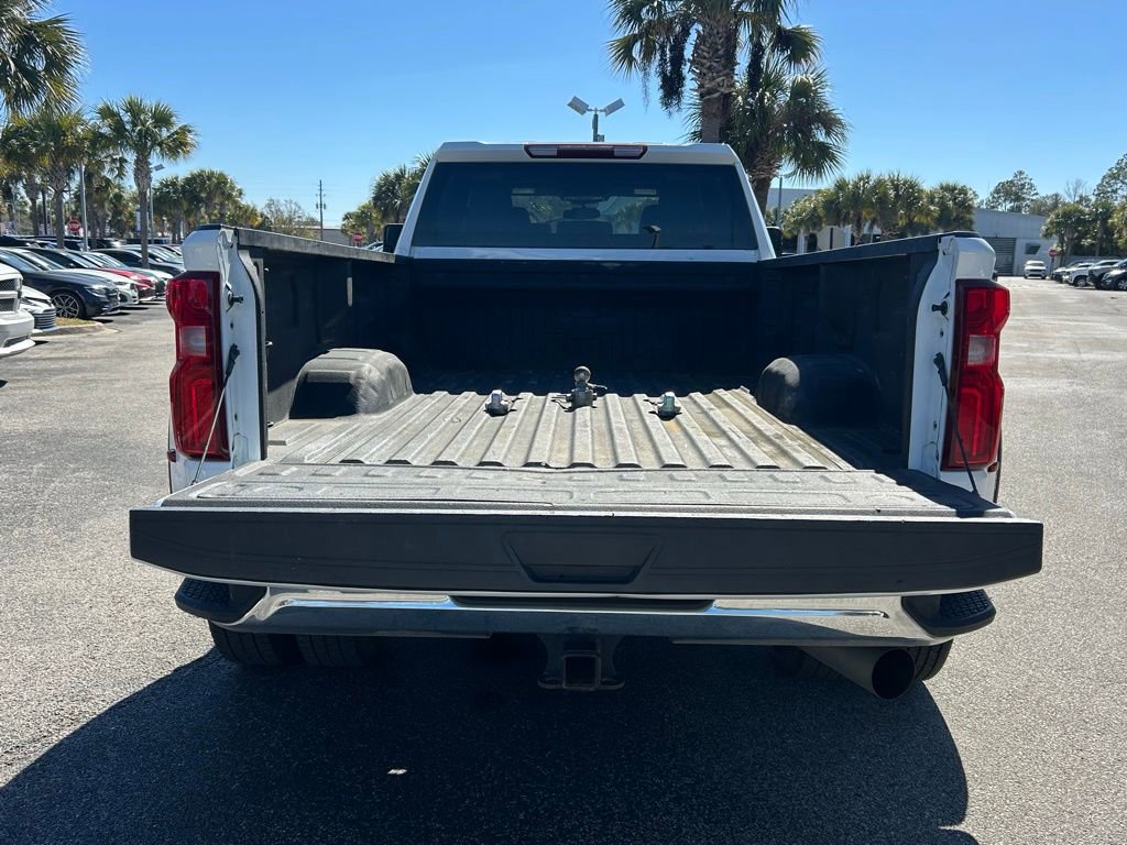 Used 2024 Chevrolet Silverado 3500 LT image 11