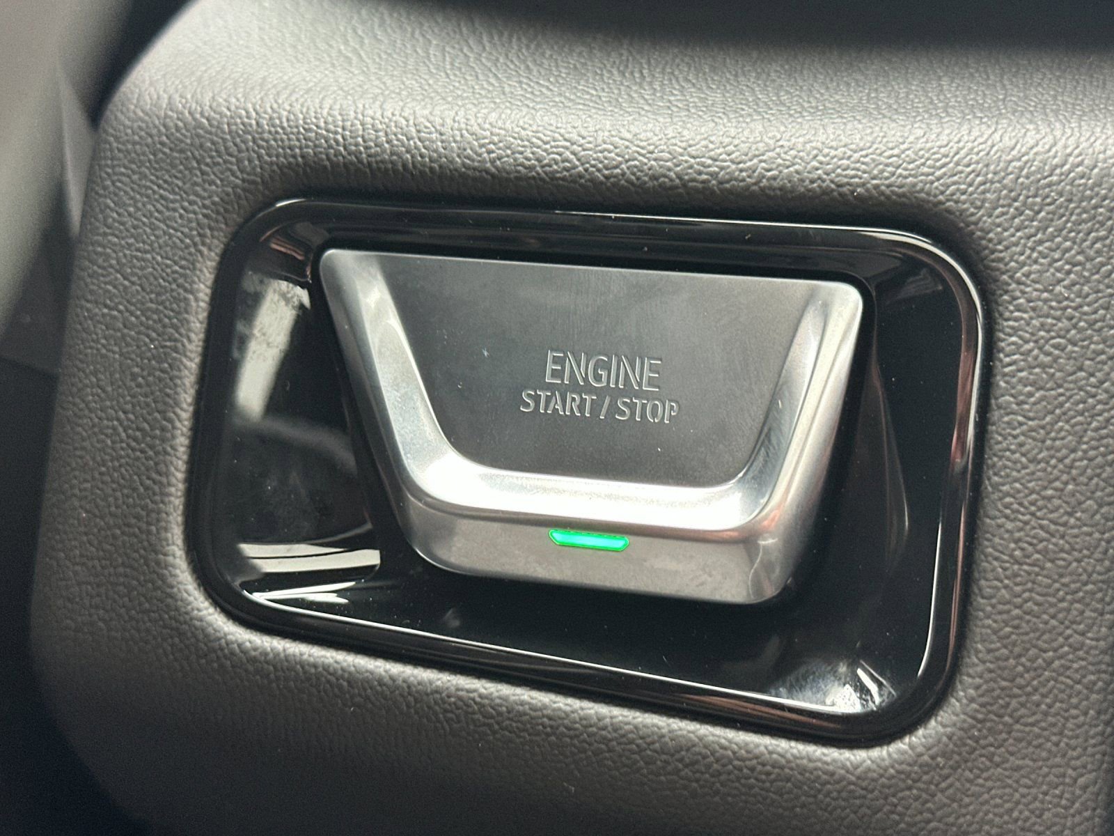 New 2026 GMC Yukon XL Denali w/ Sun & Power Step Package AWD/4WD image 24