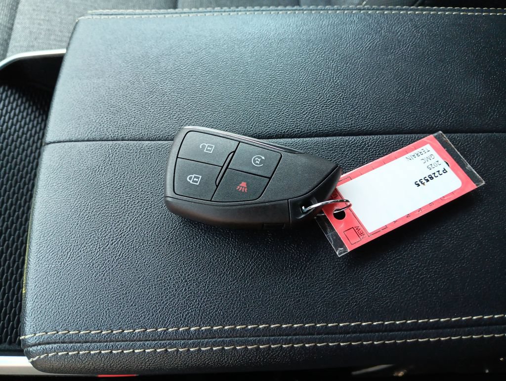 Used 2025 GMC Terrain Elevation AWD/4WD image 28