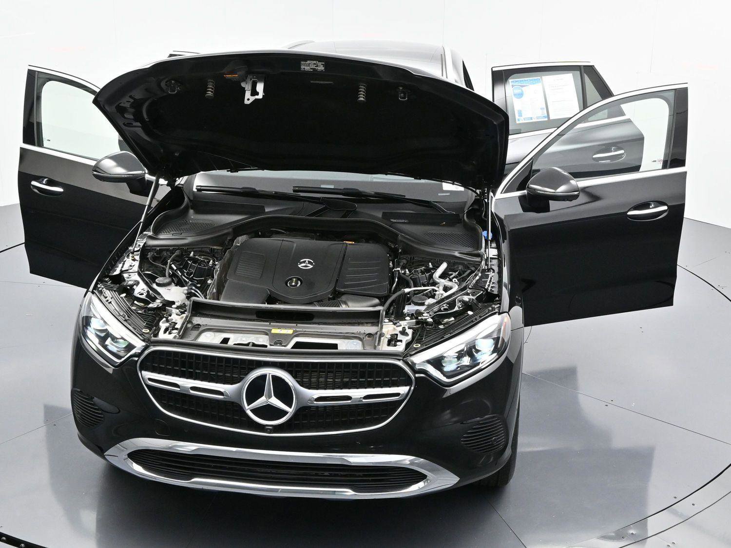 Used 2024 Mercedes-Benz GLC 300 4MATIC image 39